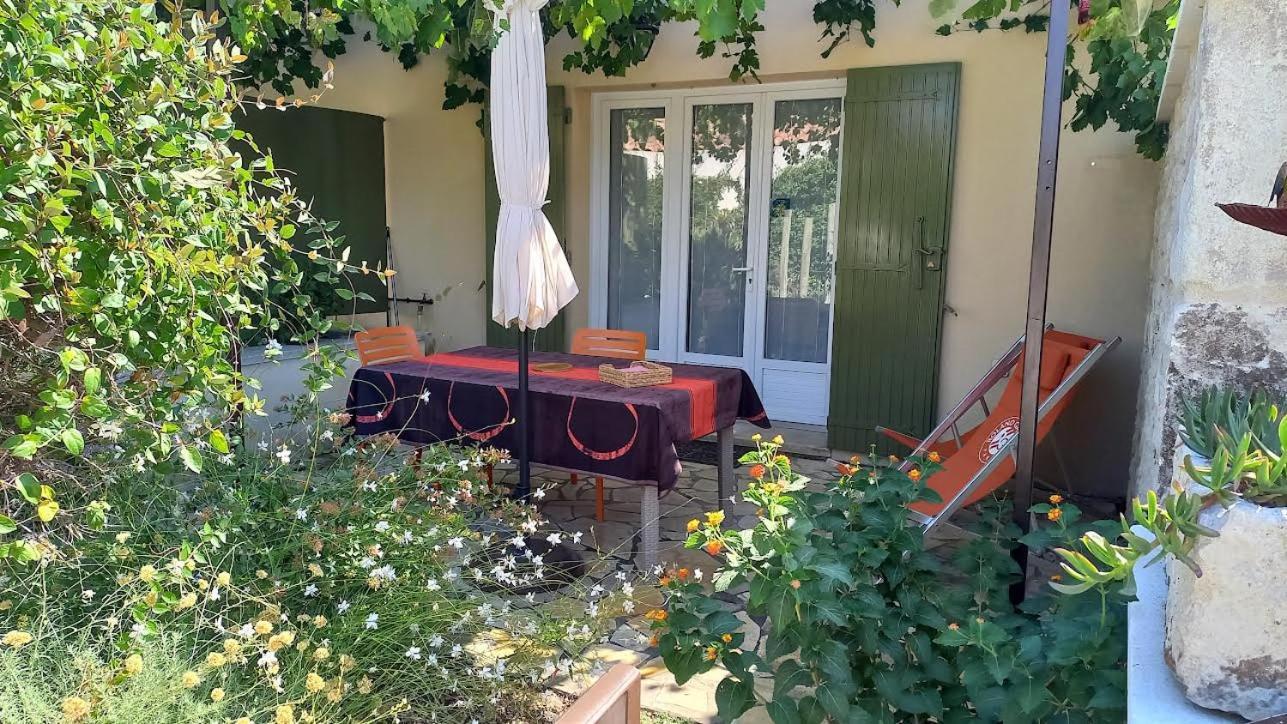 Les Lavandins-Gite Magali Saint-Rémy-de-Provence エクステリア 写真